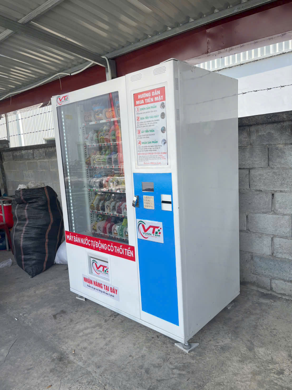 Máy bán nước tự động